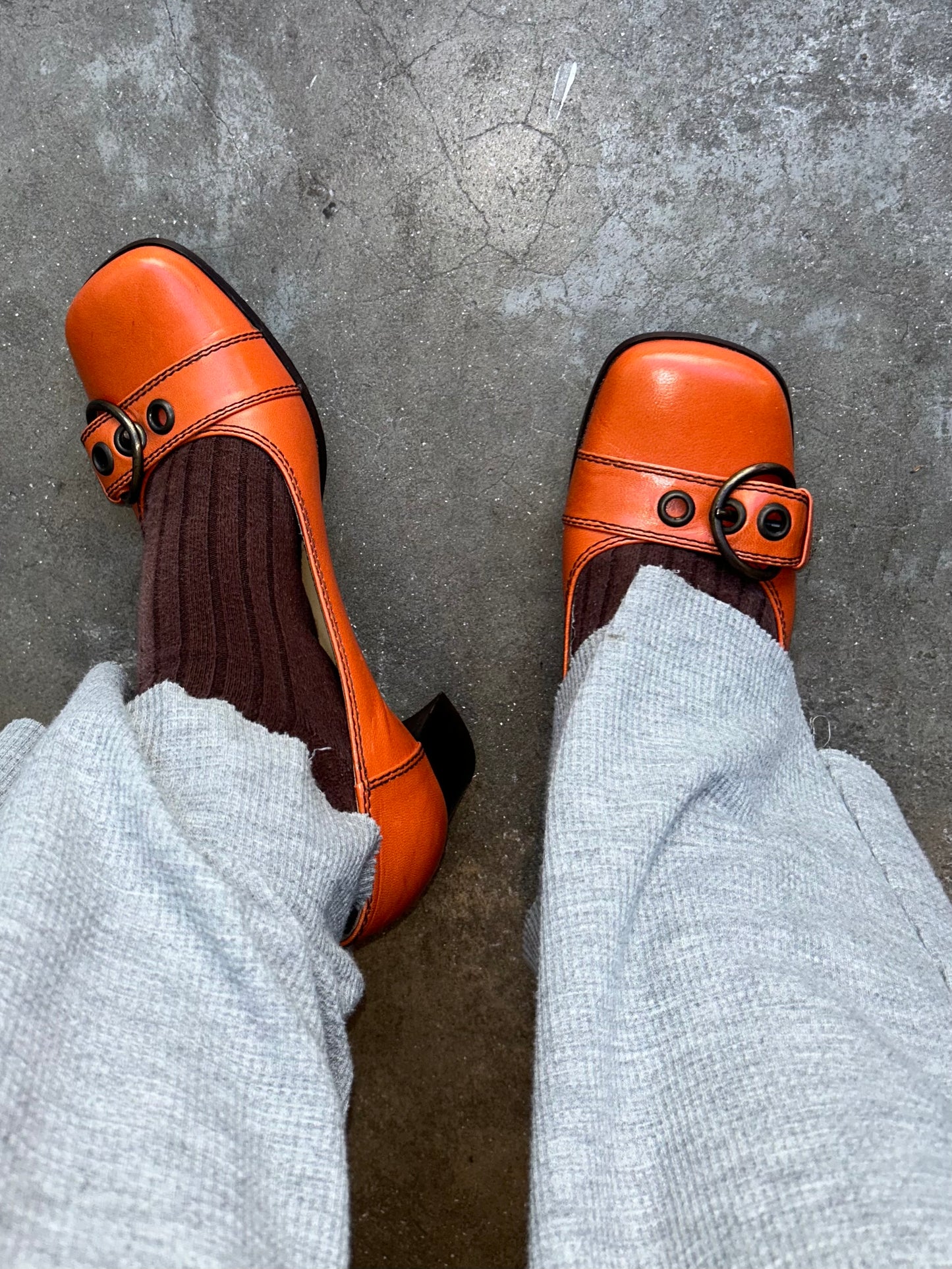 MIUMIU 00’s orange buckle floats (37.5 EU)