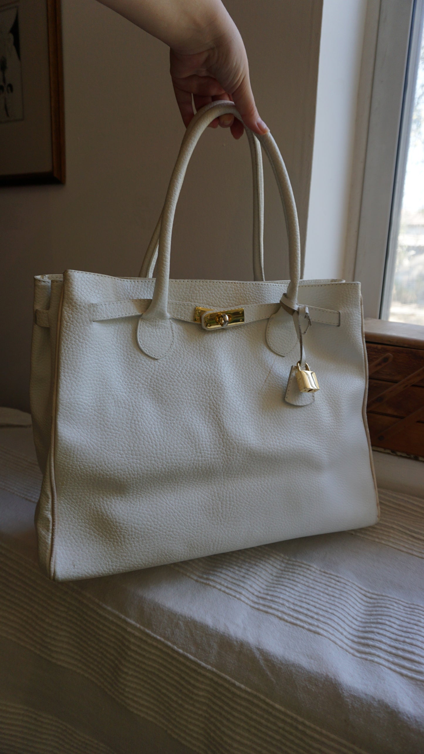 ROGANI white leather shoulder bag