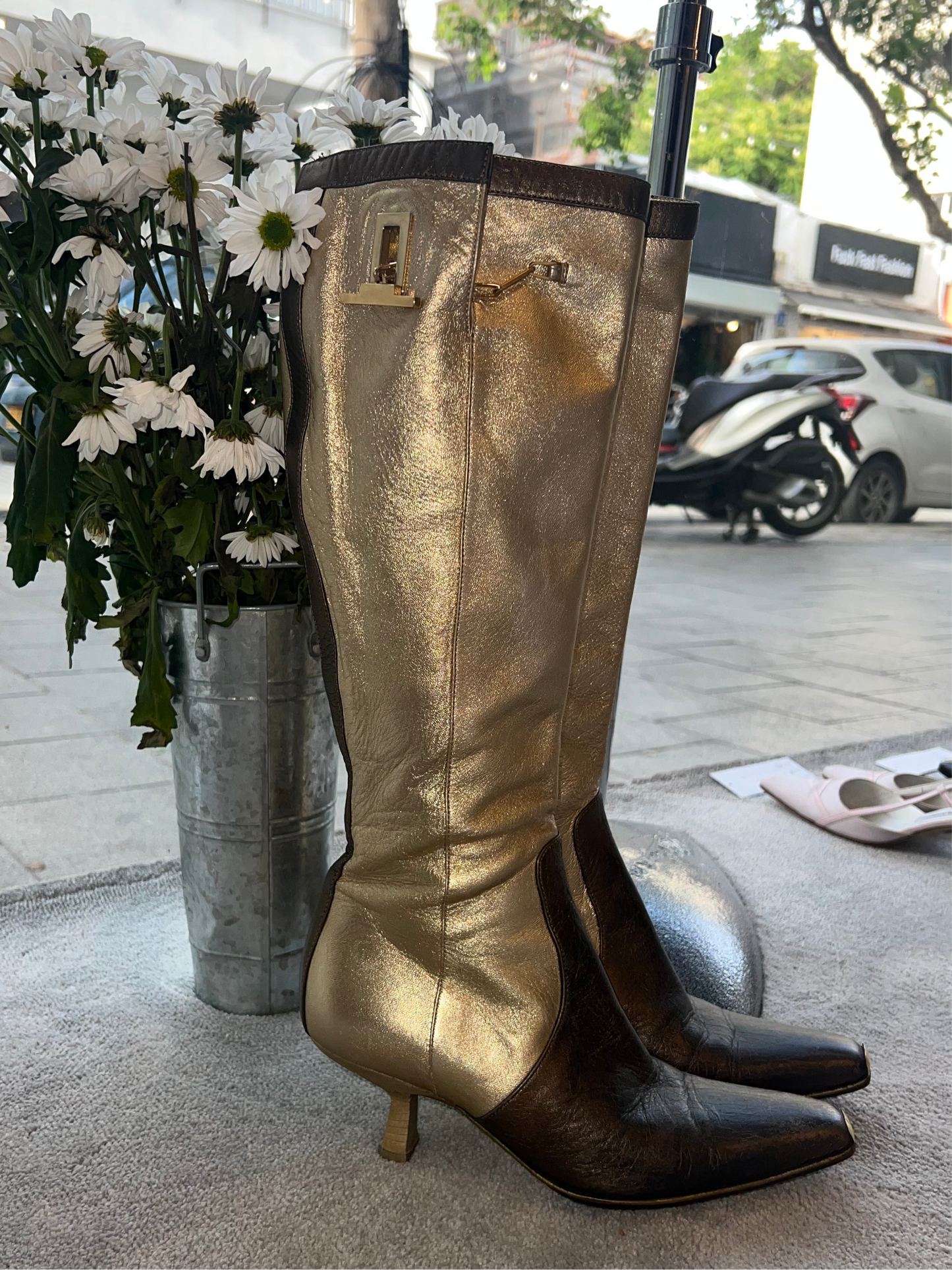 Gucci by Tom Ford - “museum piece” Fall 2000 Metallic Boots 36