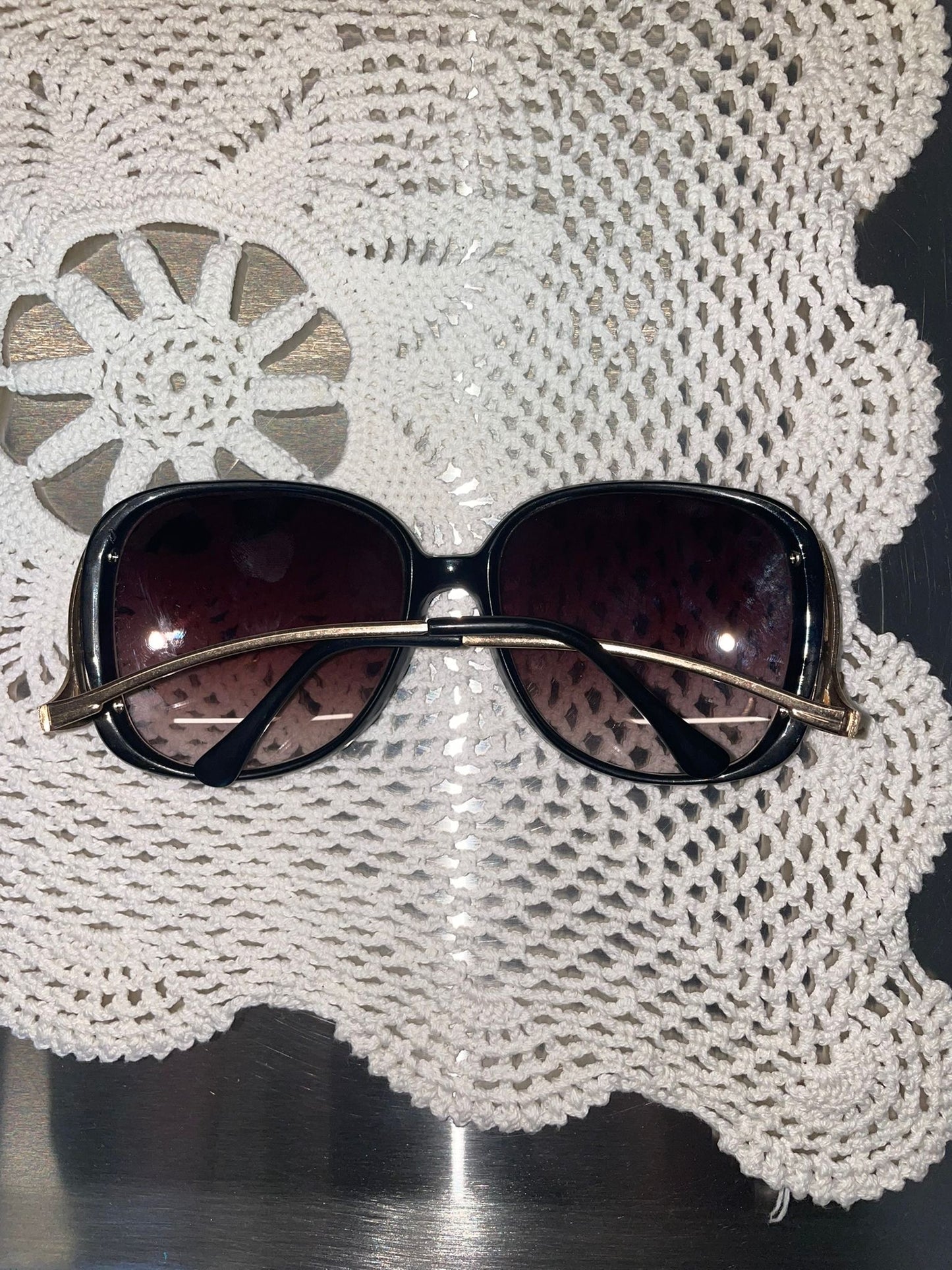 Oversized Vintage Sunglasses – 1980s Inspired